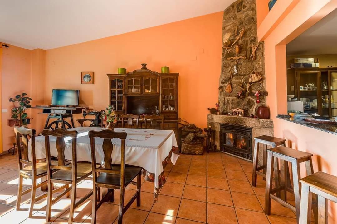 Apartamentos & Casa Rural Boada Con Jardin Interior Y Barbacoa Villamiel 外观 照片