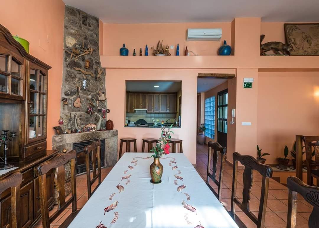 Apartamentos & Casa Rural Boada Con Jardin Interior Y Barbacoa Villamiel 外观 照片
